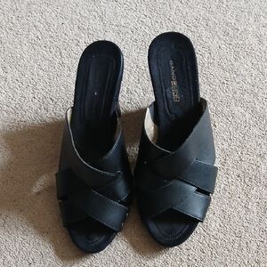 Leather Bandolino Black Crisscross Slide Mules